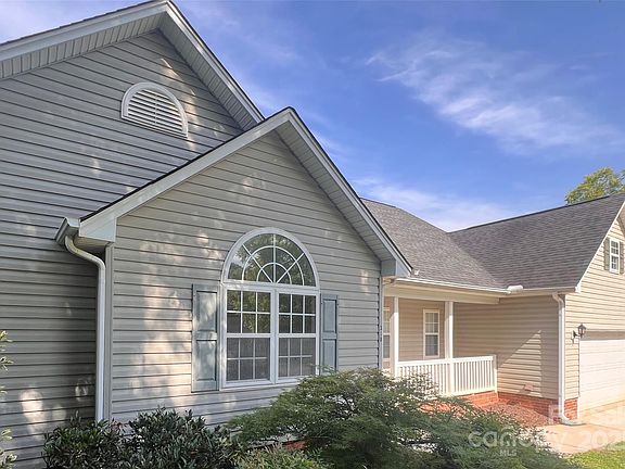 2nd image of 318 Linsbury Ct