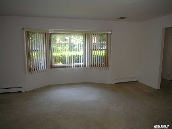 3rd image of 142A Blydenburg Ave