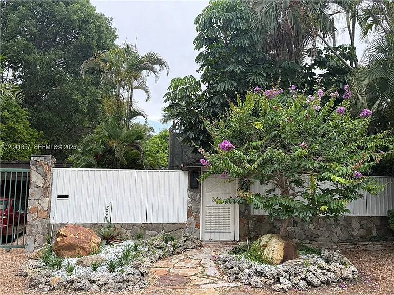 3441 Poinciana Ave — Photo 21