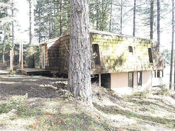 3rd image of 142 NE Lakeshore Dr N