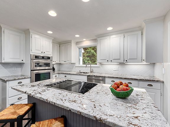 3rd image of 65 Pye Brook Ln