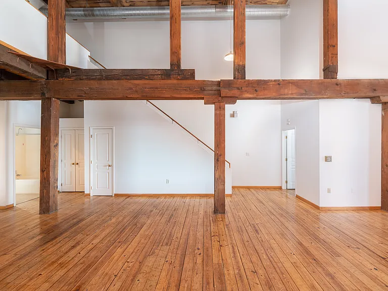 Tilsner Artist Lofts — Photo 3