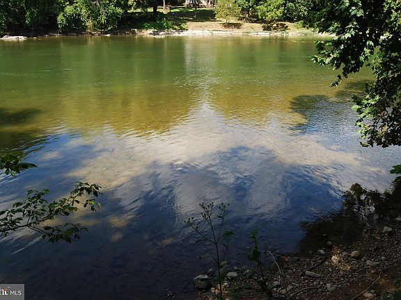 2nd image of 30 River Haven Dr
