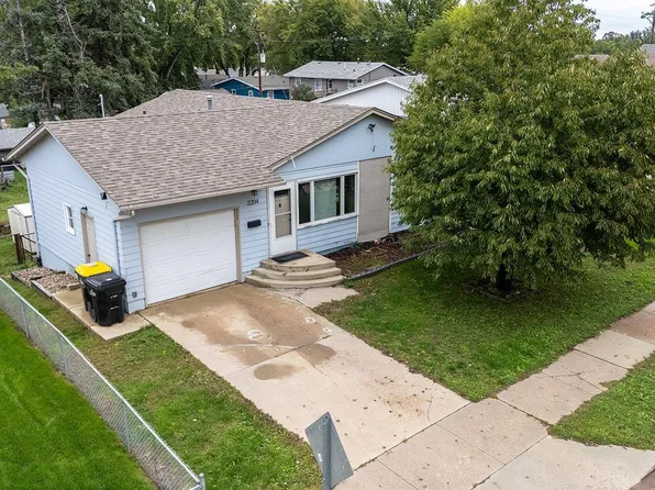3204 E 15th St, Sioux Falls, SD 57103