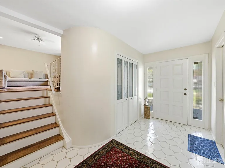 34 Ventnor Dr — Photo 31