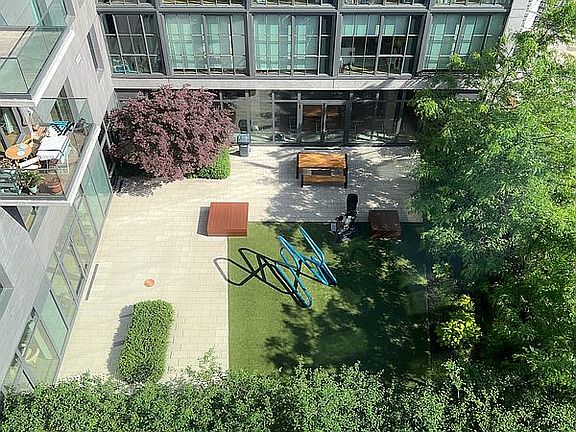 5th image of 2218 Jackson Ave #618