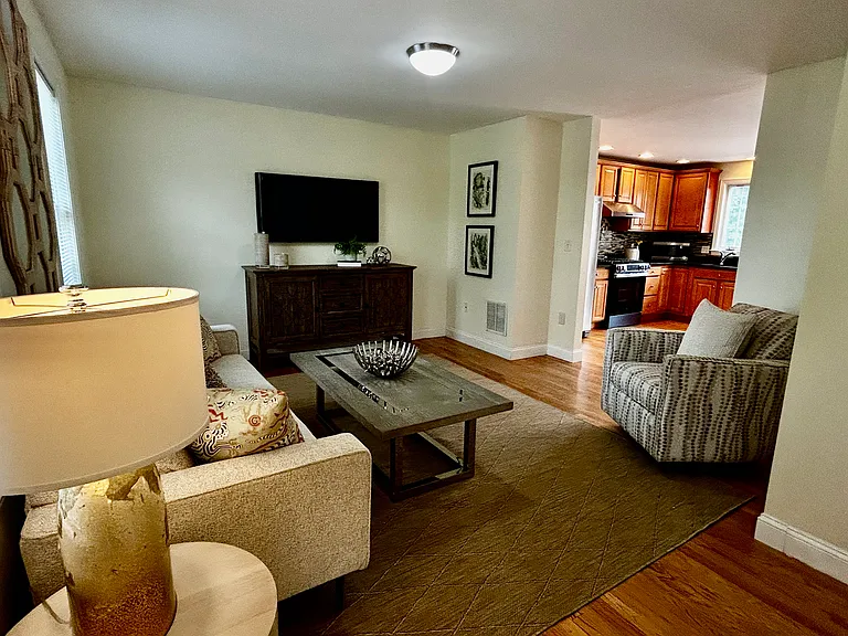 30 Russell St #5 — Photo 2