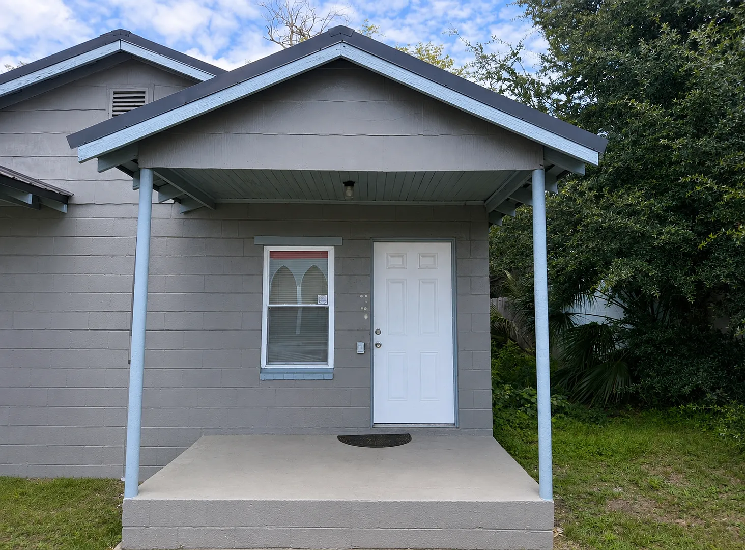 723 Byron Road — Photo 1