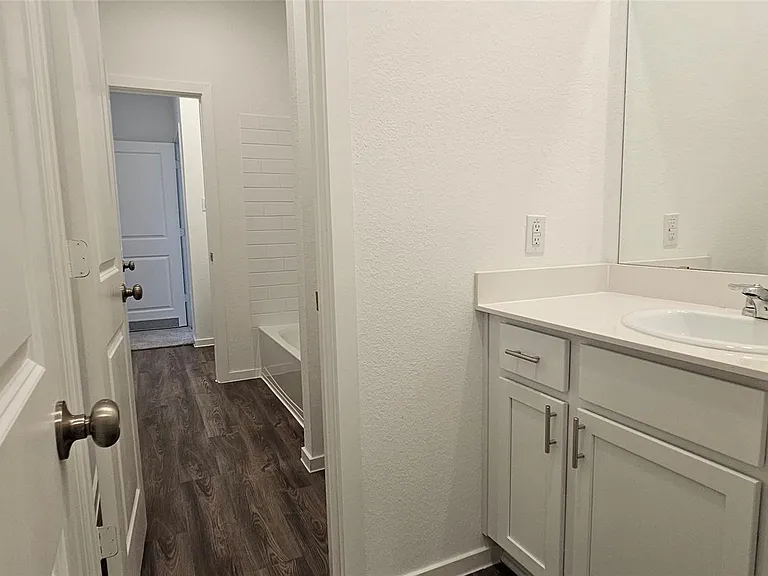 9918 Lockridge Manor Dr — Photo 9