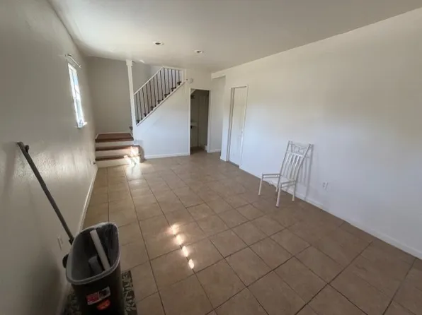 259 W 2nd St #G, San Jacinto, CA 92583