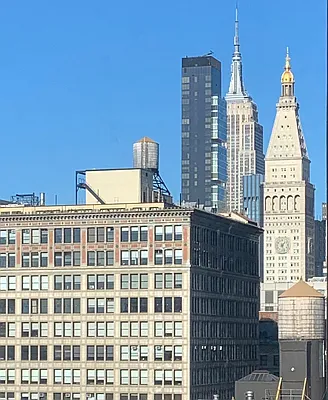 Rented by Luxus Manhattan Realty | media 24