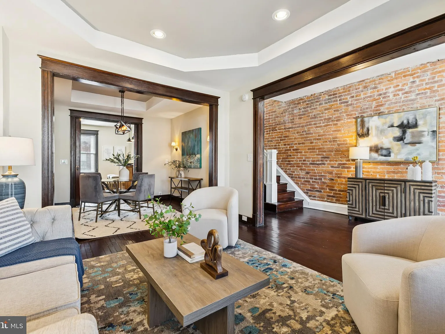 3 bed, 2.5 bath, 2298 sqft, $3,800 — Photo 4