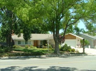 1033 Country Club Ln, Corona, CA 92878