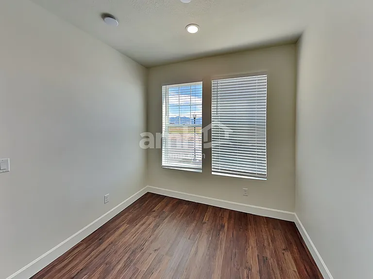11026 S Trocadero Ave — Photo 15