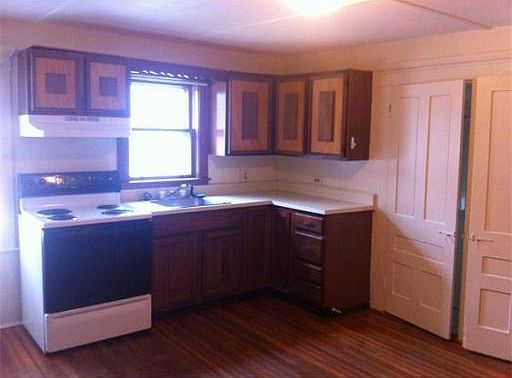 2nd image of 14 Grove St APT C