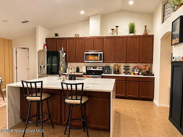 4 bed, 2.0 bath, 1796 sqft, $2,495 — Photo 4