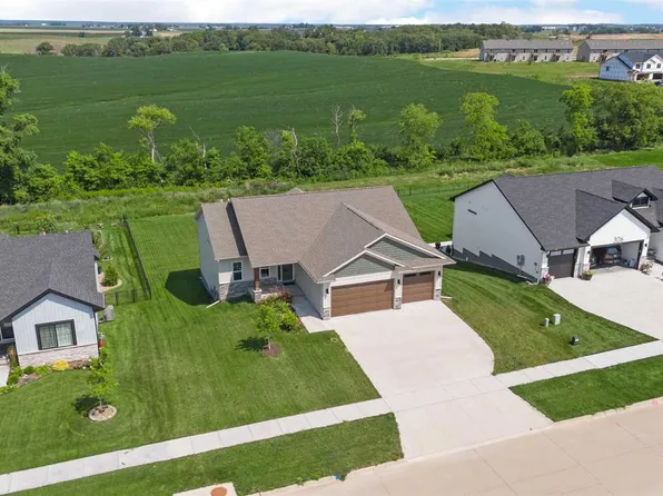 304 Dogwood Ln, Tiffin, IA 52340
