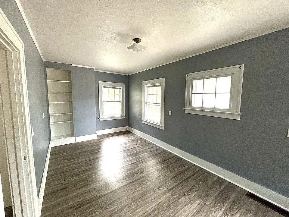 640 Magee Ave #2