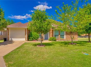 252 Lovers Ln, Terrell, TX 75160