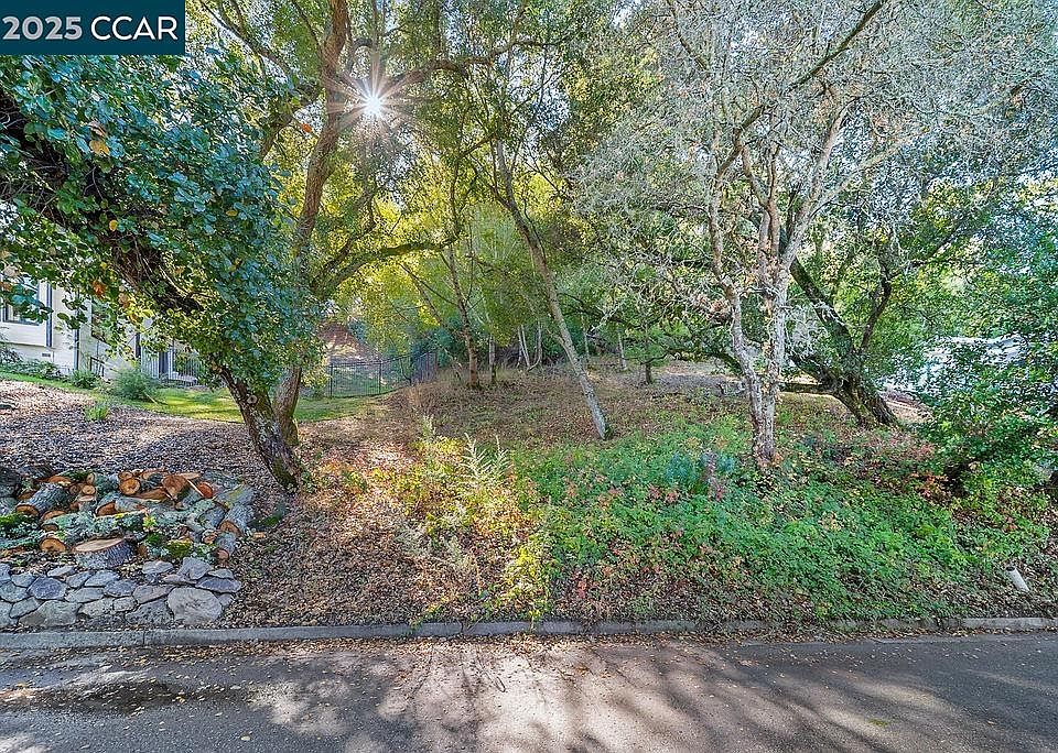 2nd image of Oak Rd