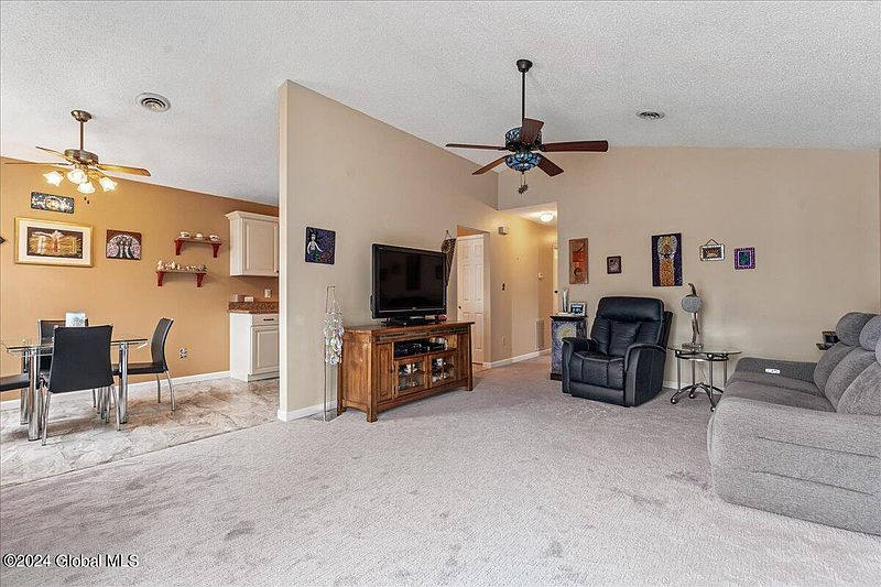 3rd image of 902 Cambridge Manor Drive