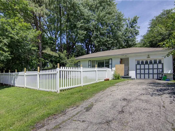 3910 Walker Ave, Kansas City, KS 66102