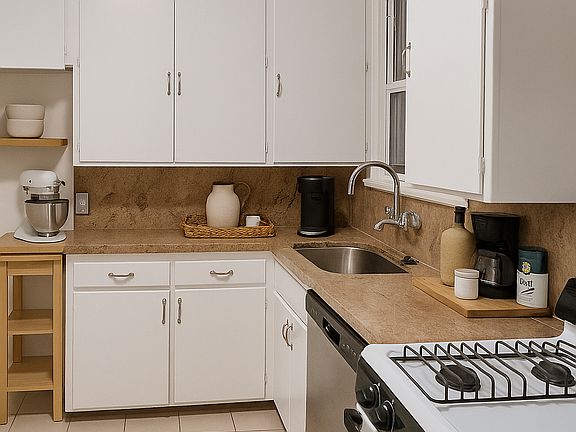 Kitchen - Virtually Staged to Show Potential