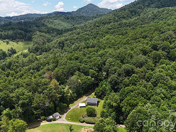 3rd image of 707 Lickskillet Rd