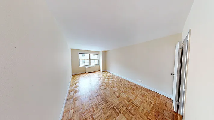 Rented by AZ REALTY NYC LLC | media 18