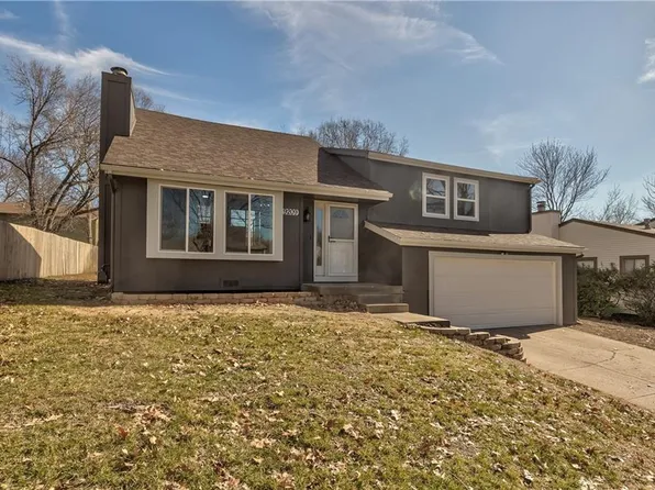9209 Constance St, Lenexa, KS 66215