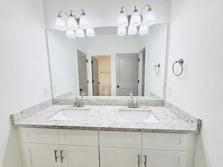 2035 Rosewood Dr #A — Photo 22