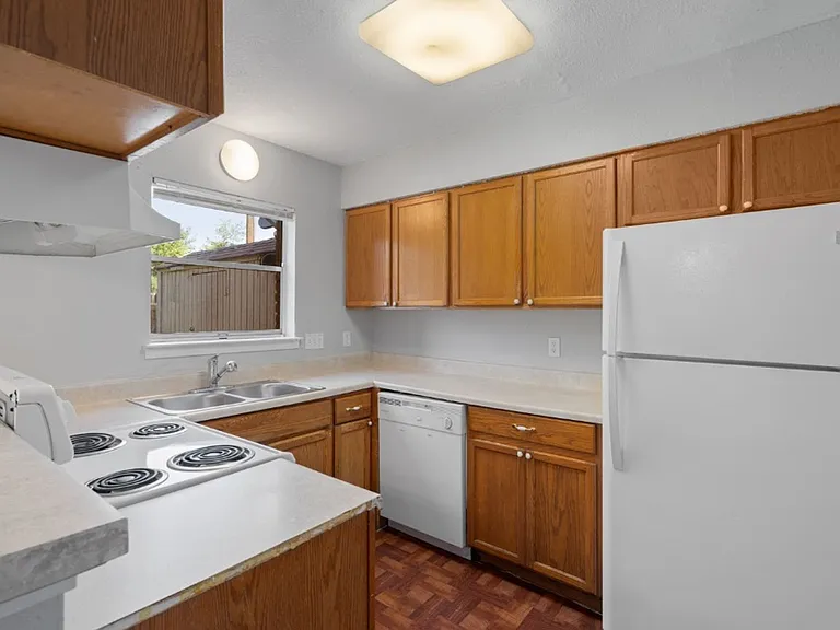 5800 Belmoor Dr #C — Photo 9