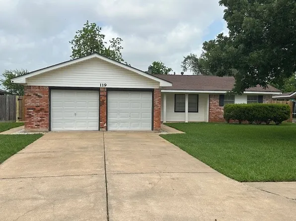 119 Talisman St, Lake Jackson, TX 77566