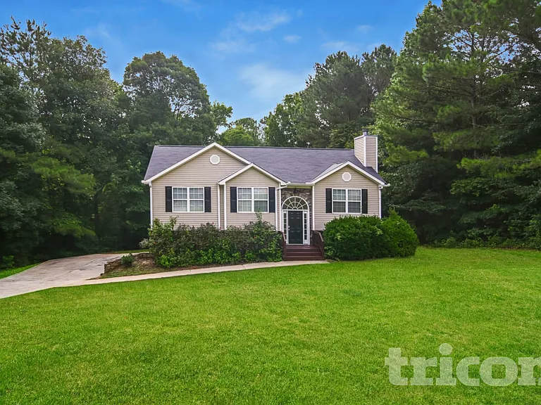 564 Brewer Dr — Photo 1
