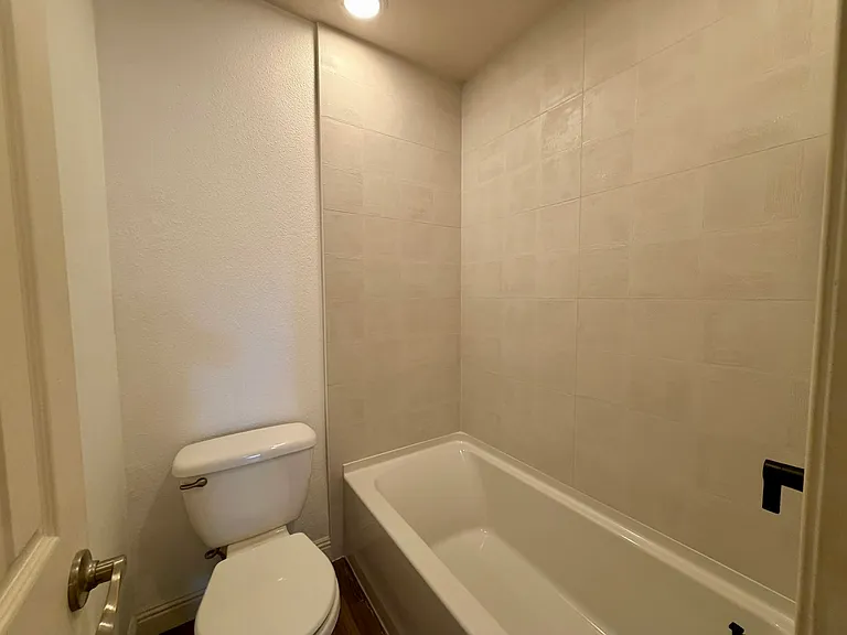 3238 Ashford St — Photo 12