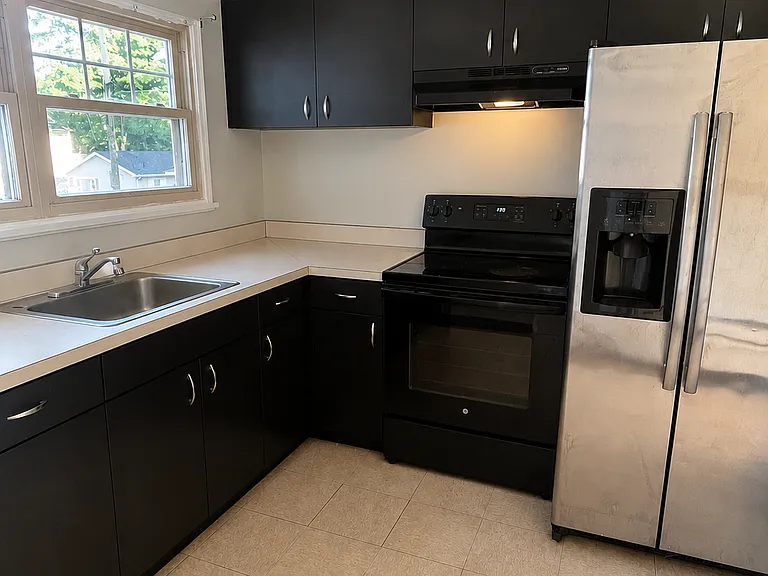 32 Barnes St #A — Photo 2
