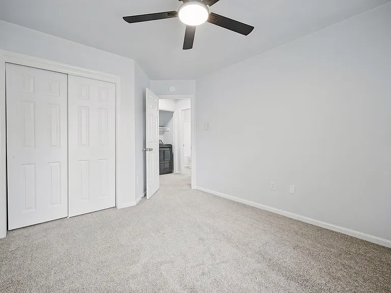 809 Bishop Ct — Photo 28