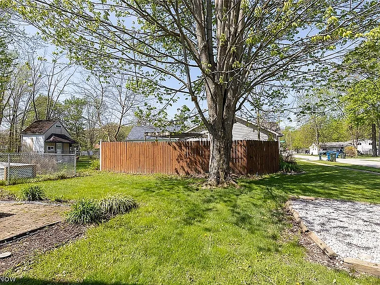 5258 Main Ave — Photo 10