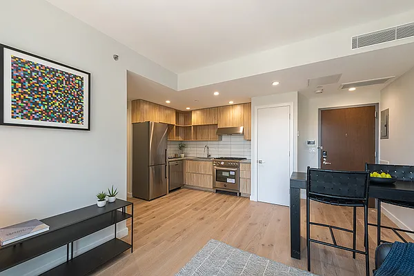 Sold by E Realty International Corp | media 21