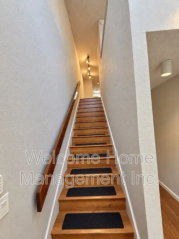 2 bed, 2.0 bath, 1492 sqft, $3,495 — Photo 3