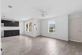 4 bed, 2.0 bath, 1168 sqft, $1,450 — Photo 3