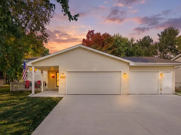 5563 Asbury St, Shoreview, MN 55126