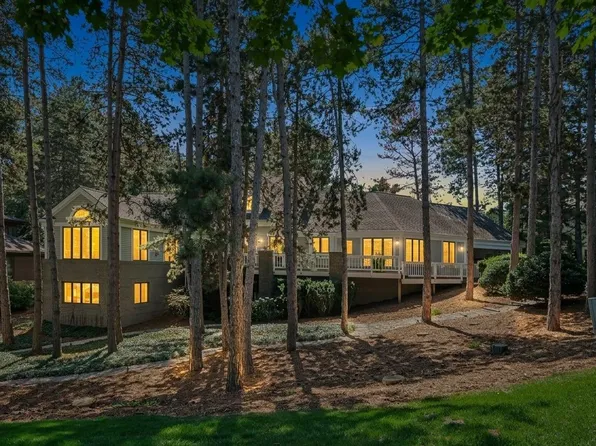 3433 Meadowood Trail Dr SE, Grand Rapids, MI 49546