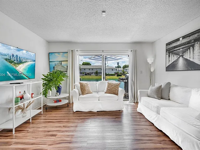 14207 SW 121st Pl — Photo 3