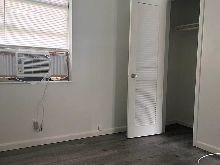 384 Avenue N #2 — Photo 7