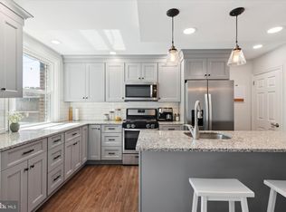 174 Osborn St, Philadelphia, PA 19128