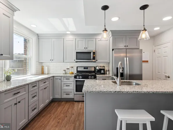 174 Osborn St, Philadelphia, PA 19128