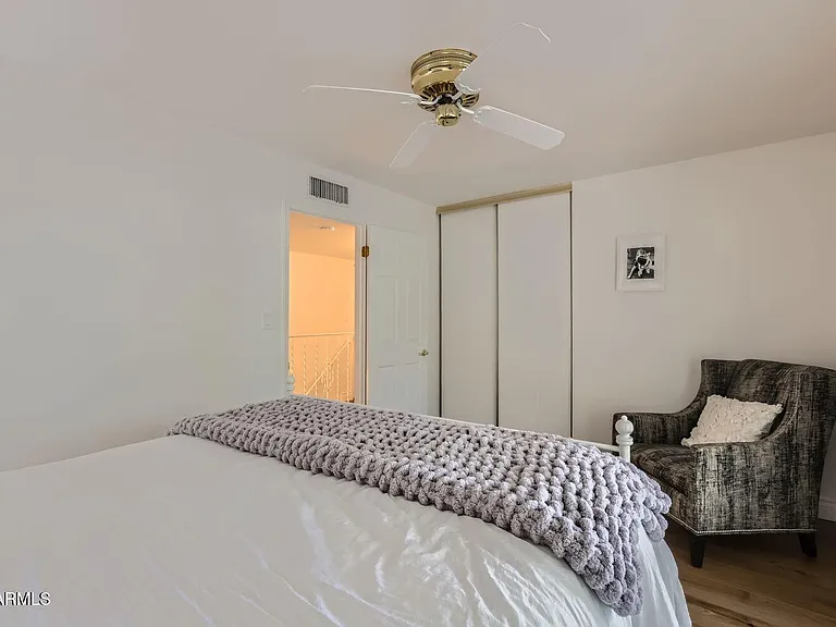 1305 E Steamboat Bend Dr — Photo 29