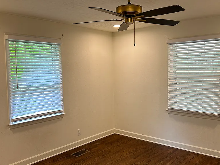2423 Durwood Rd — Photo 12