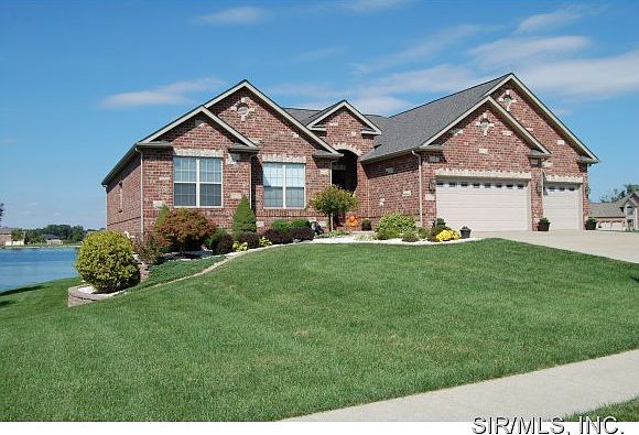 1st image of 3526 S Arbor Lake Dr